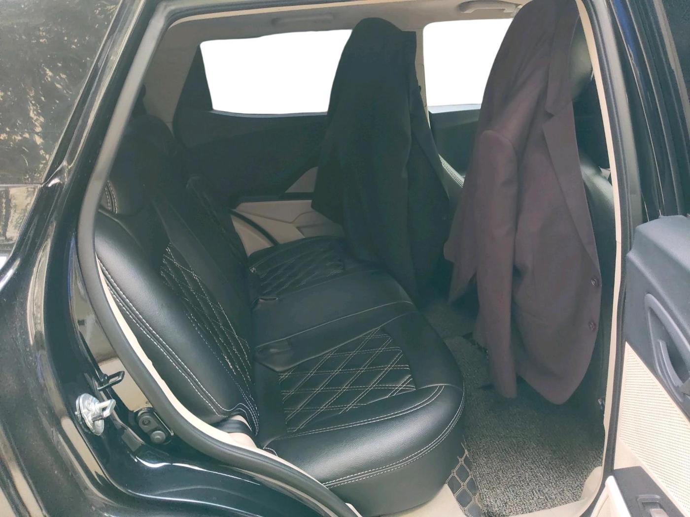 2023 Mahindra XUV300 W6 1.5 Diesel, Diesel, Manual, 40,200 km, interior