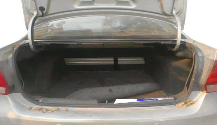 2011 Volkswagen Vento HIGHLINE DIESEL 1.6, Diesel, Manual, 13,600 km, exterior