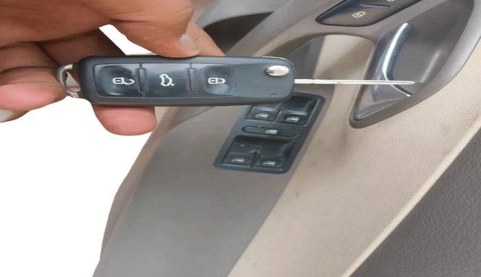 2011 Volkswagen Vento HIGHLINE DIESEL 1.6, Diesel, Manual, 13,600 km, interior