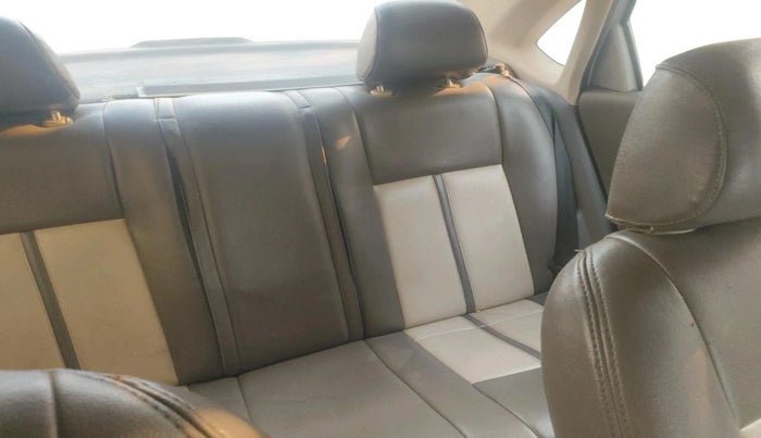 2011 Volkswagen Vento HIGHLINE DIESEL 1.6, Diesel, Manual, 13,600 km, interior