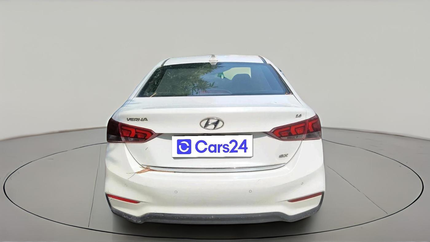 2018 Hyundai Verna 1.6 VTVT SX O, Petrol, Manual, 1,83,842 km, exterior