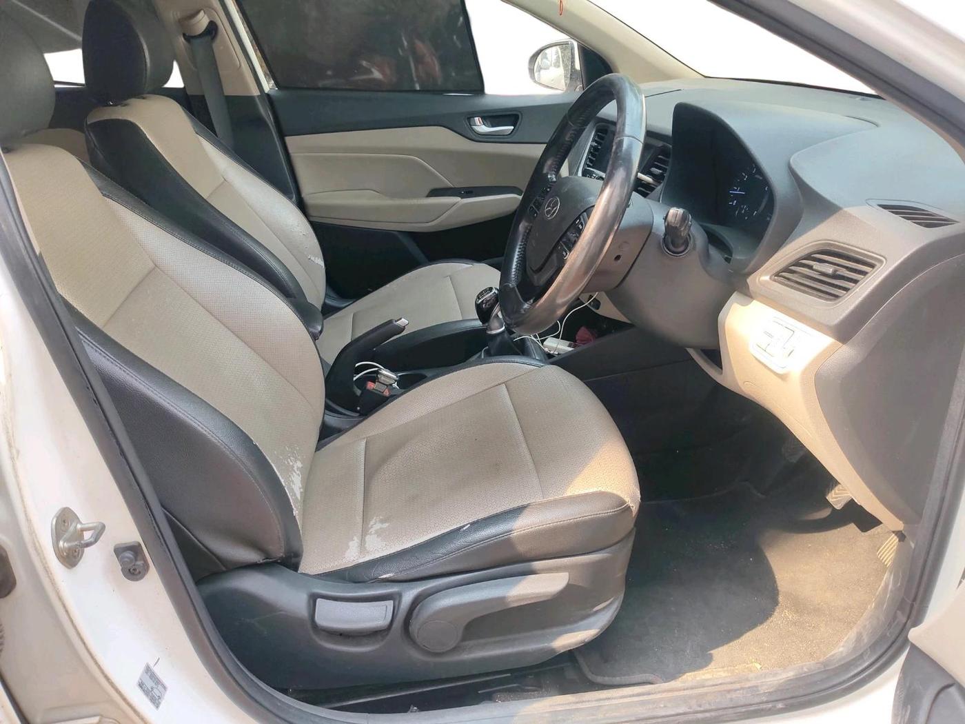 2018 Hyundai Verna 1.6 VTVT SX O, Petrol, Manual, 1,83,842 km, interior