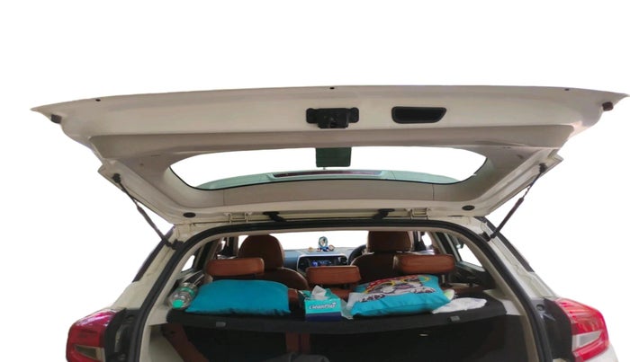 2021 Mahindra XUV300 W8 1.2 PETROL, Petrol, Manual, 48,065 km, exterior