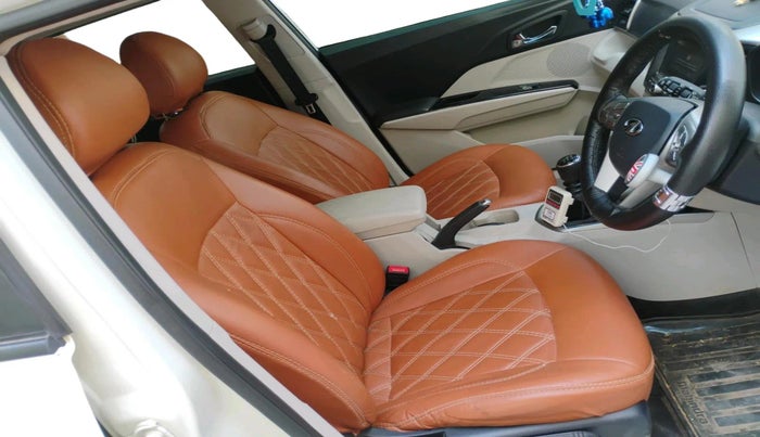 2021 Mahindra XUV300 W8 1.2 PETROL, Petrol, Manual, 48,065 km, interior