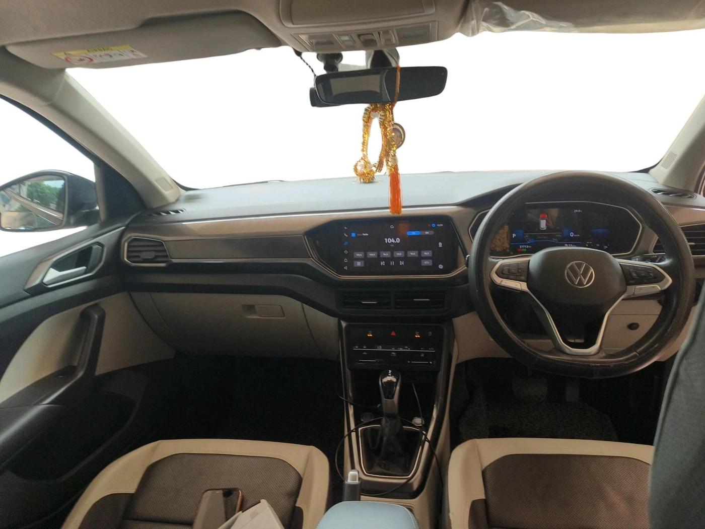 2022 Volkswagen TAIGUN TOPLINE 1.0 TSI AT, Petrol, Automatic, 37,713 km, interior
