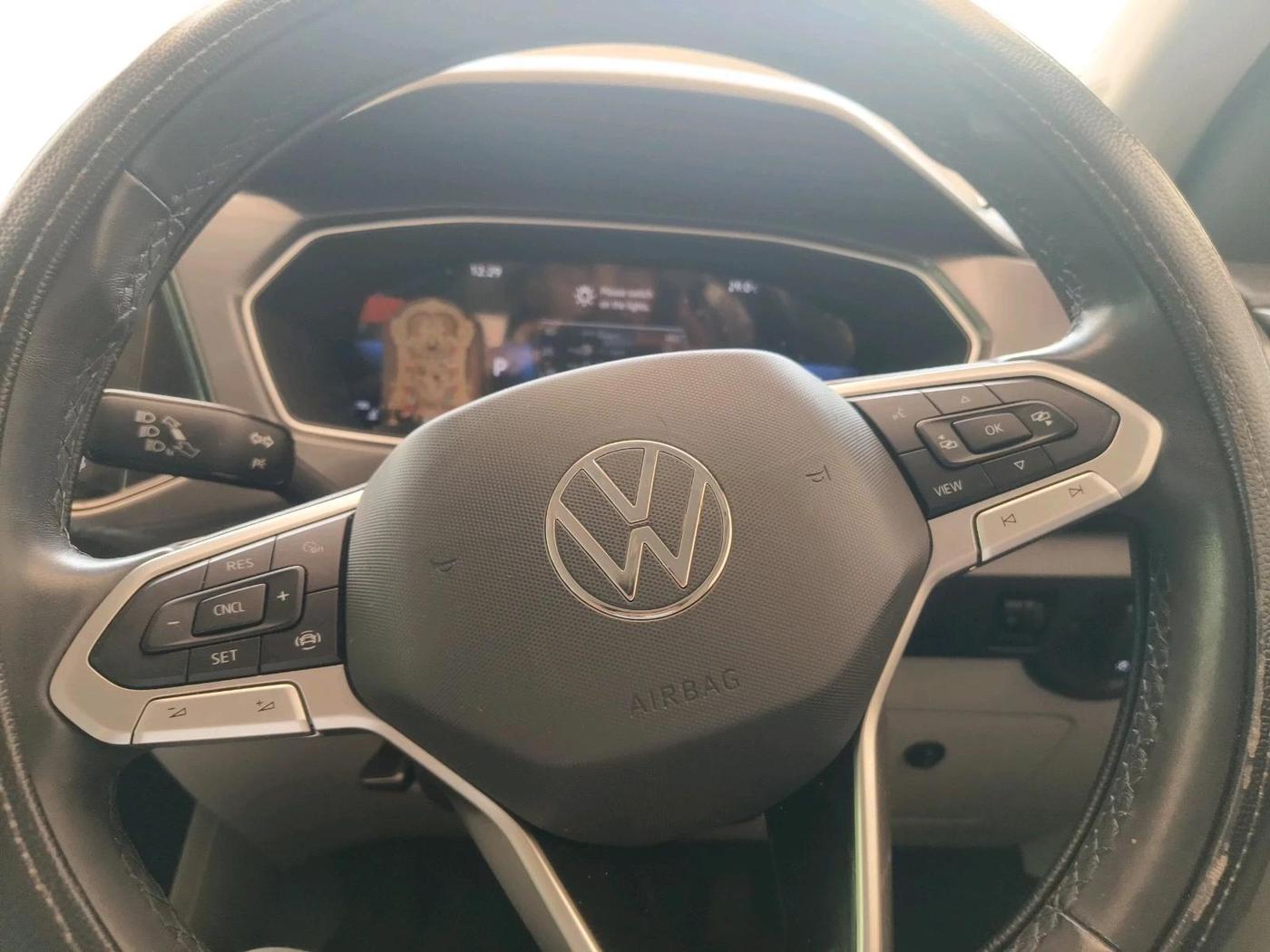 2022 Volkswagen TAIGUN TOPLINE 1.0 TSI AT, Petrol, Automatic, 37,713 km, interior