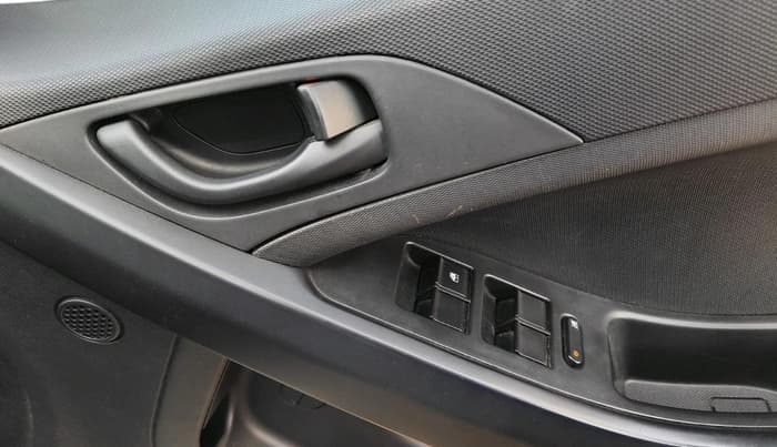 2025 Tata NEXON Smart Plus S 1.2 iCNG 6MT, CNG, Manual, 17,724 km, interior
