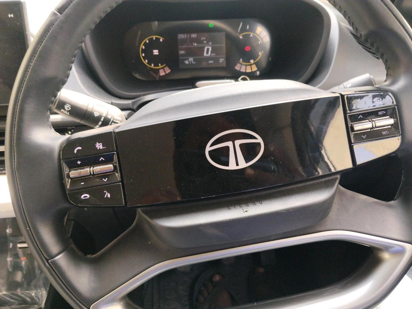2025 Tata Curvv Creative S 1.2 Petrol 6MT, Petrol, Manual, 4,677 km, interior