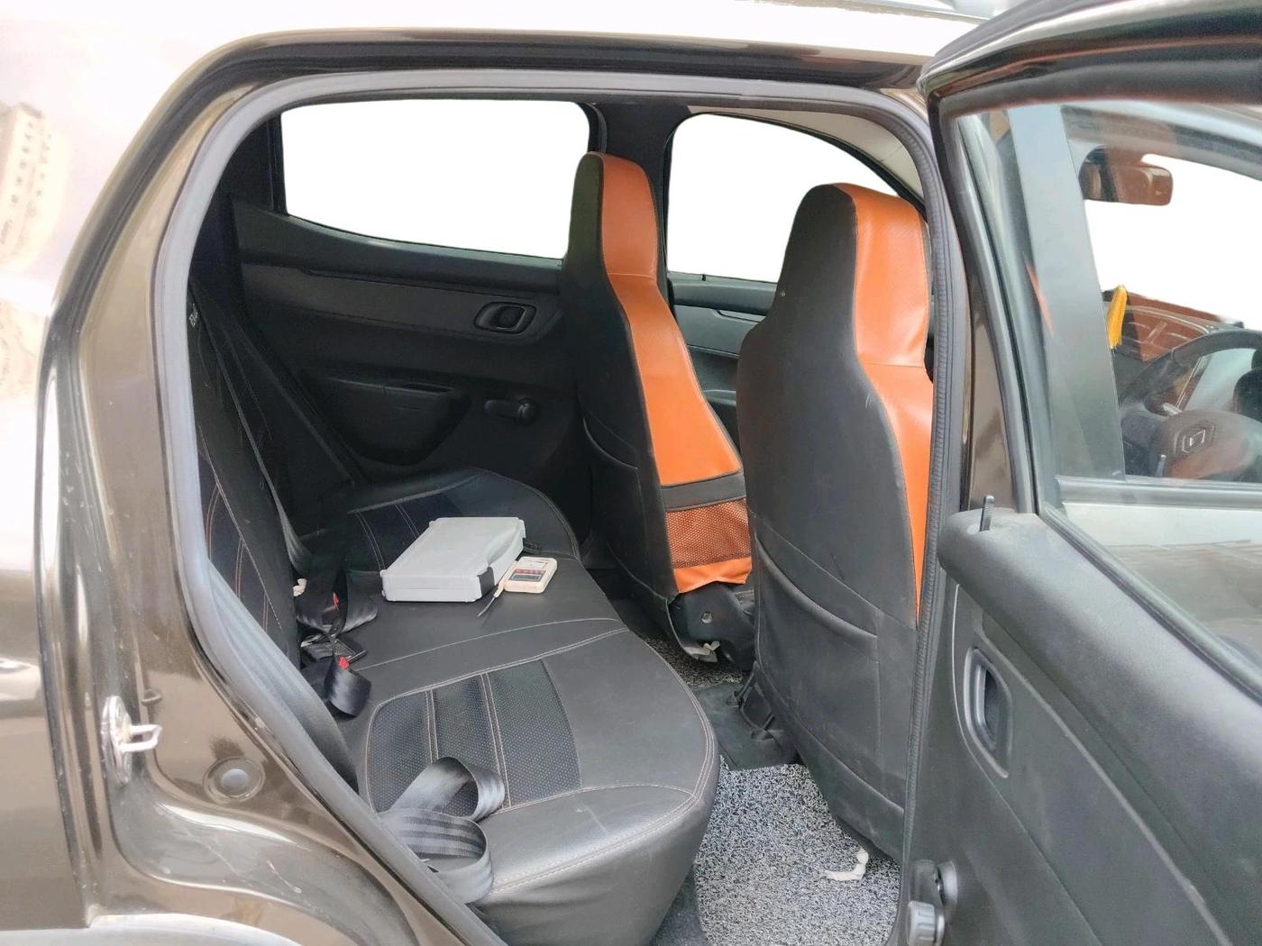 2017 Renault Kwid RXT 1.0 AMT, Petrol, Automatic, 47,805 km, interior