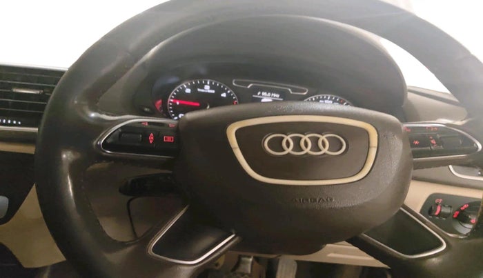 2014 Audi Q3 2.0 TDI QUATTRO, Diesel, Automatic, 88,610 km, interior