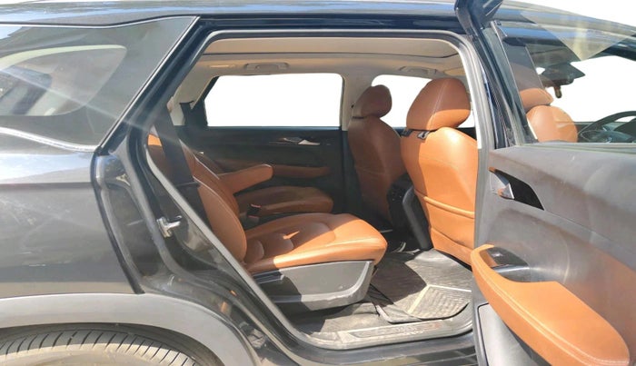 2021 MG HECTOR PLUS SHARP 2.0 DIESEL TURBO MT 6-STR, Diesel, Manual, 44,402 km, interior