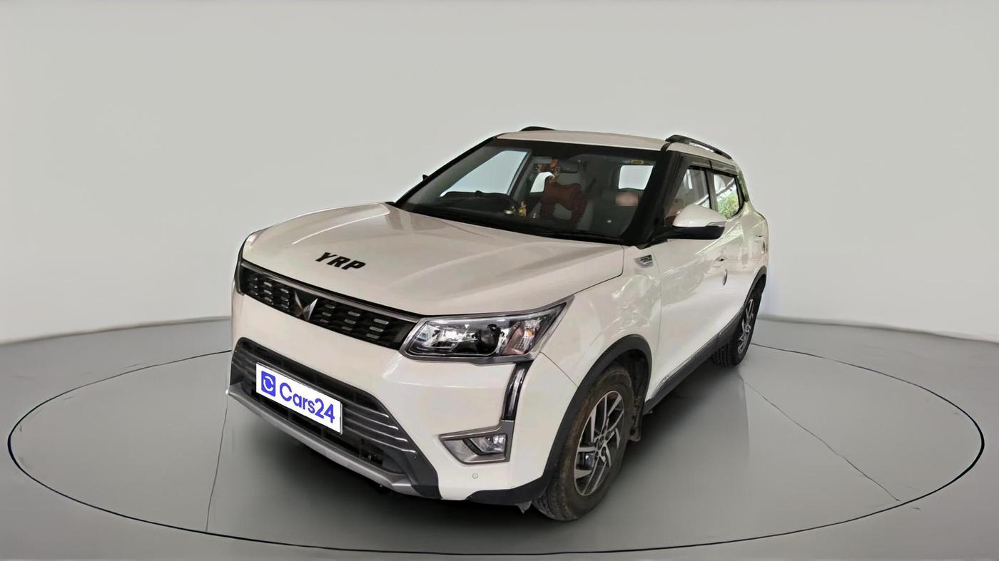 2022 Mahindra XUV300 W8 (O) 1.2 PETROL AMT, Petrol, Automatic, 11,467 km, exterior