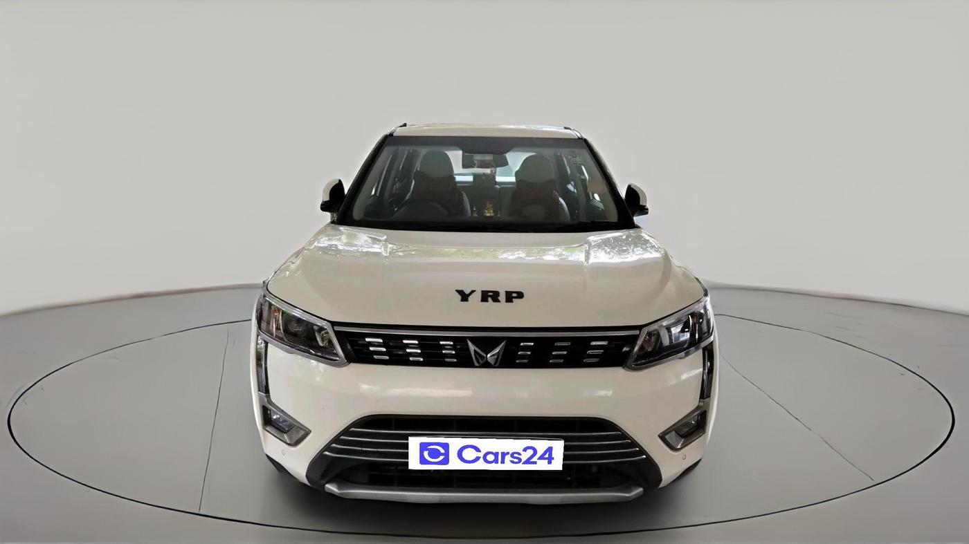 2022 Mahindra XUV300 W8 (O) 1.2 PETROL AMT, Petrol, Automatic, 11,467 km, exterior