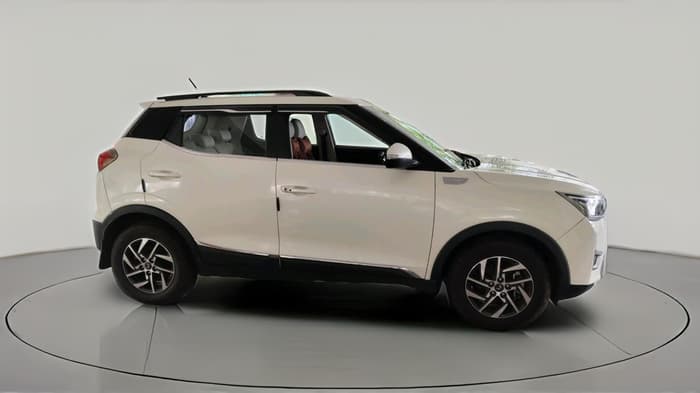 2022 Mahindra XUV300 W8 (O) 1.2 PETROL AMT, Petrol, Automatic, 11,467 km, exterior