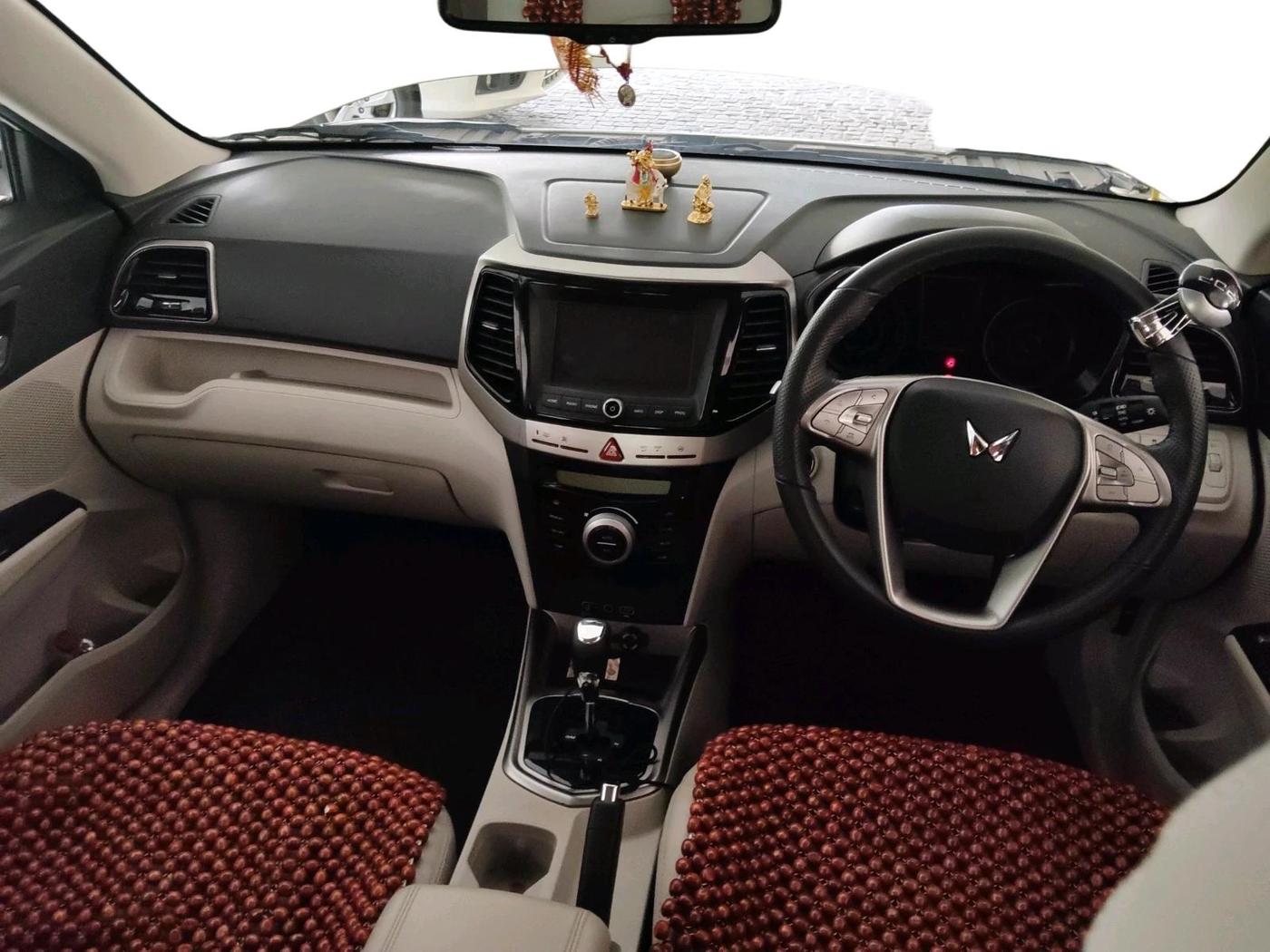 2022 Mahindra XUV300 W8 (O) 1.2 PETROL AMT, Petrol, Automatic, 11,467 km, interior