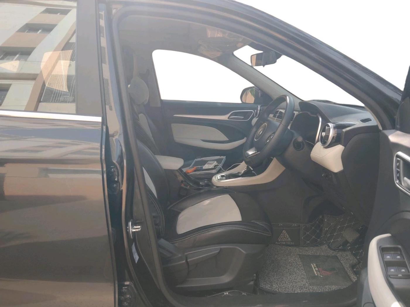 2024 MG ASTOR Select 1.5 CVT (Ivory), Petrol, Automatic, 19,989 km, interior