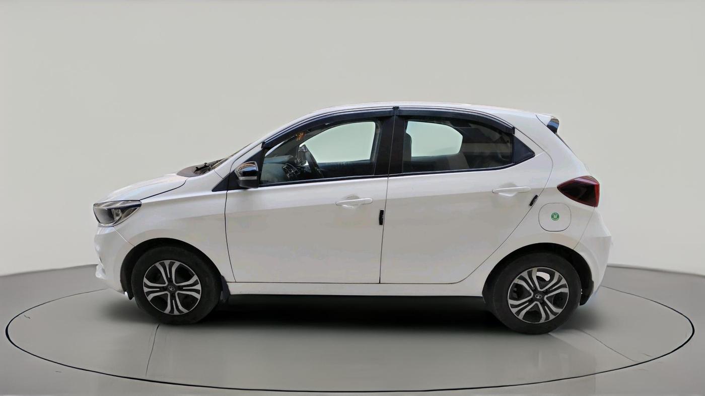 2023 Tata Tiago XTA PETROL, Petrol, Automatic, 31,949 km, exterior