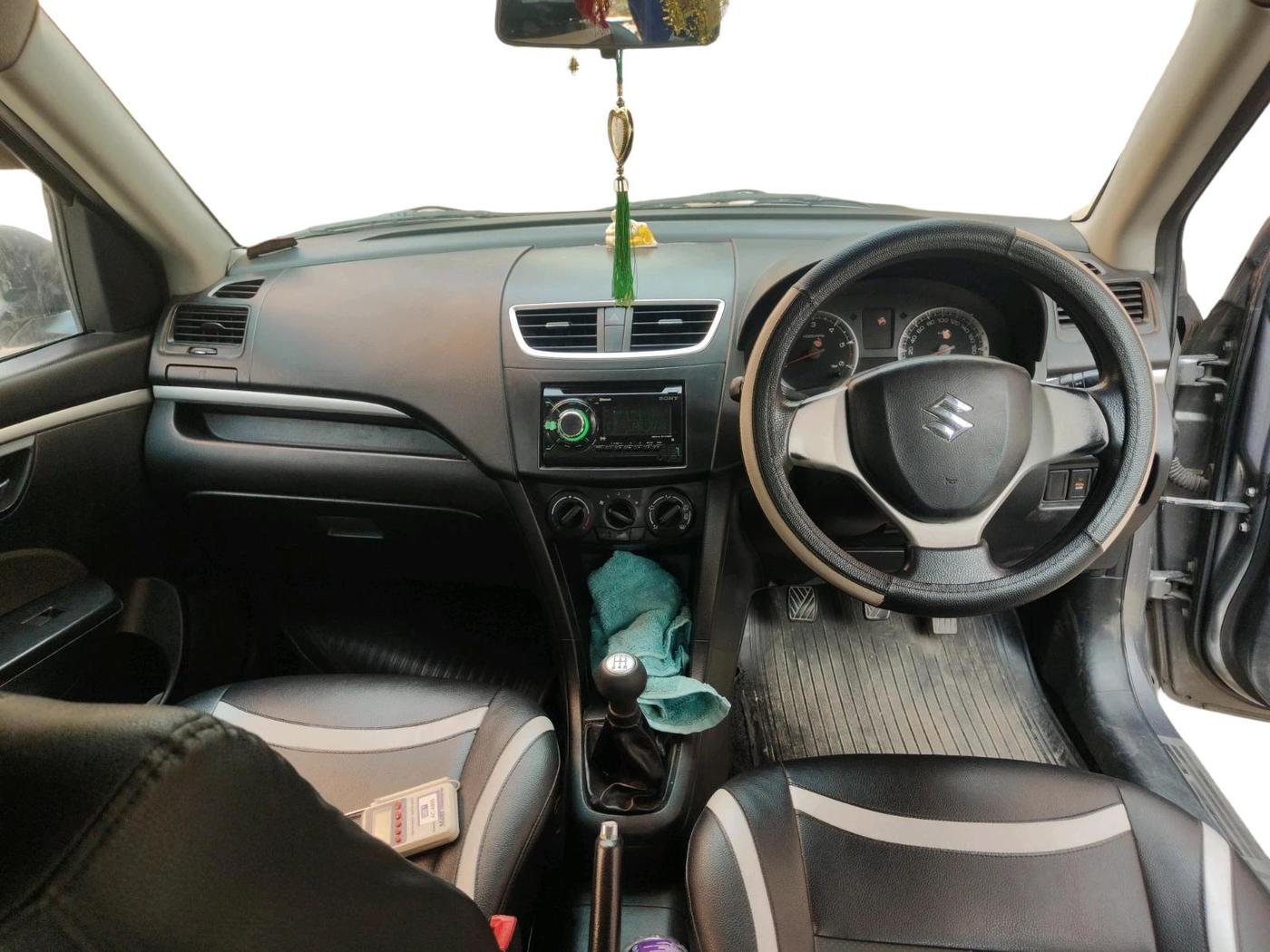 2013 Maruti Swift VDI, Diesel, Manual, 1,24,387 km, interior