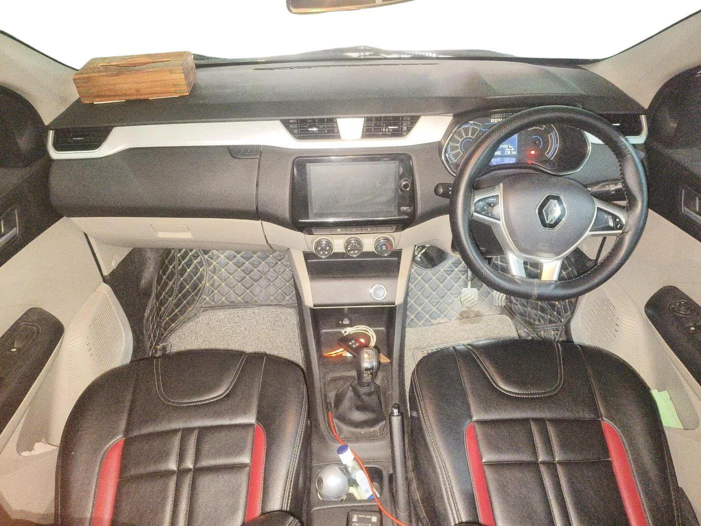 2022 Renault TRIBER RXZ AMT, Petrol, Automatic, 24,267 km, interior