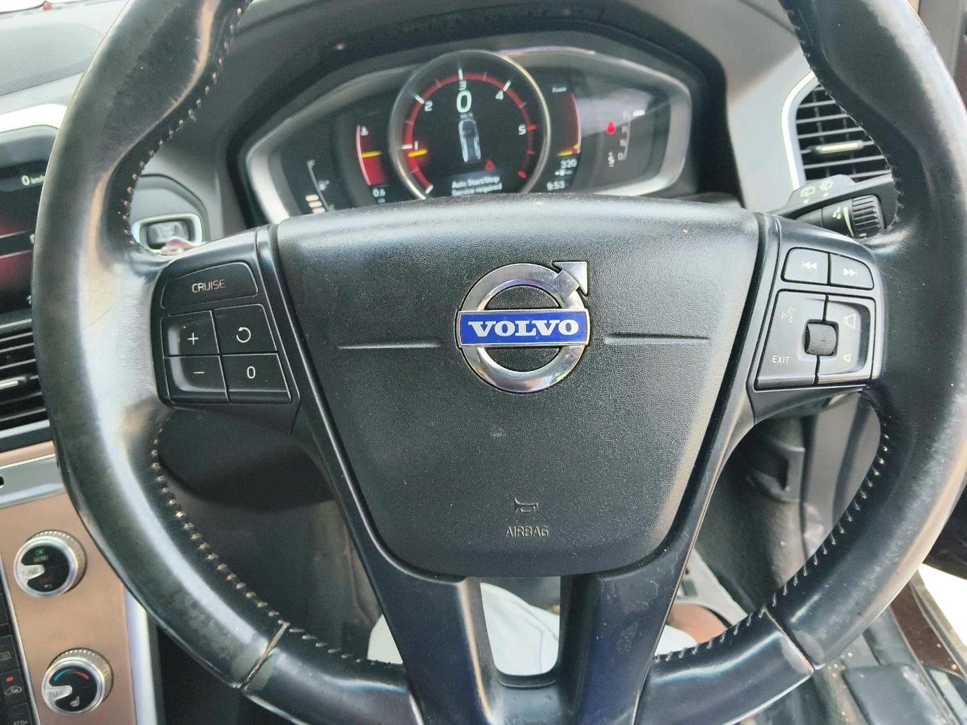 2015 Volvo XC 60 D4 Kinetic, Diesel, Automatic, 2,39,204 km, interior