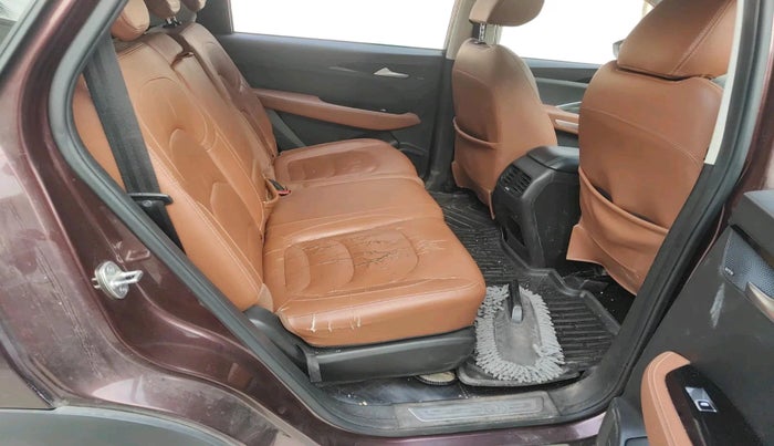 2022 MG HECTOR PLUS SELECT 2.0 DIESEL TURBO MT 7-STR, Diesel, Manual, 57,969 km, interior