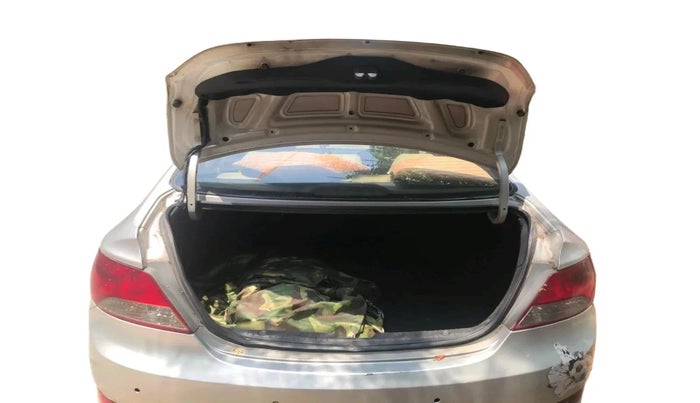 2011 Hyundai Verna FLUIDIC 1.6 CRDI SX, Diesel, Manual, 1,90,876 km, exterior