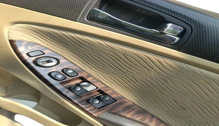 2011 Hyundai Verna FLUIDIC 1.6 CRDI SX, Diesel, Manual, 1,90,876 km, interior