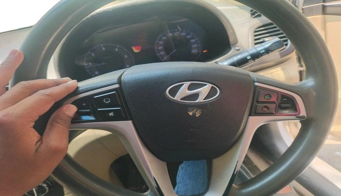 2011 Hyundai Verna FLUIDIC 1.6 CRDI SX, Diesel, Manual, 1,90,876 km, interior