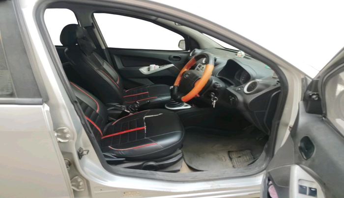 2011 Ford Figo TITANIUM 1.4 DIESEL, Diesel, Manual, 97,433 km, interior