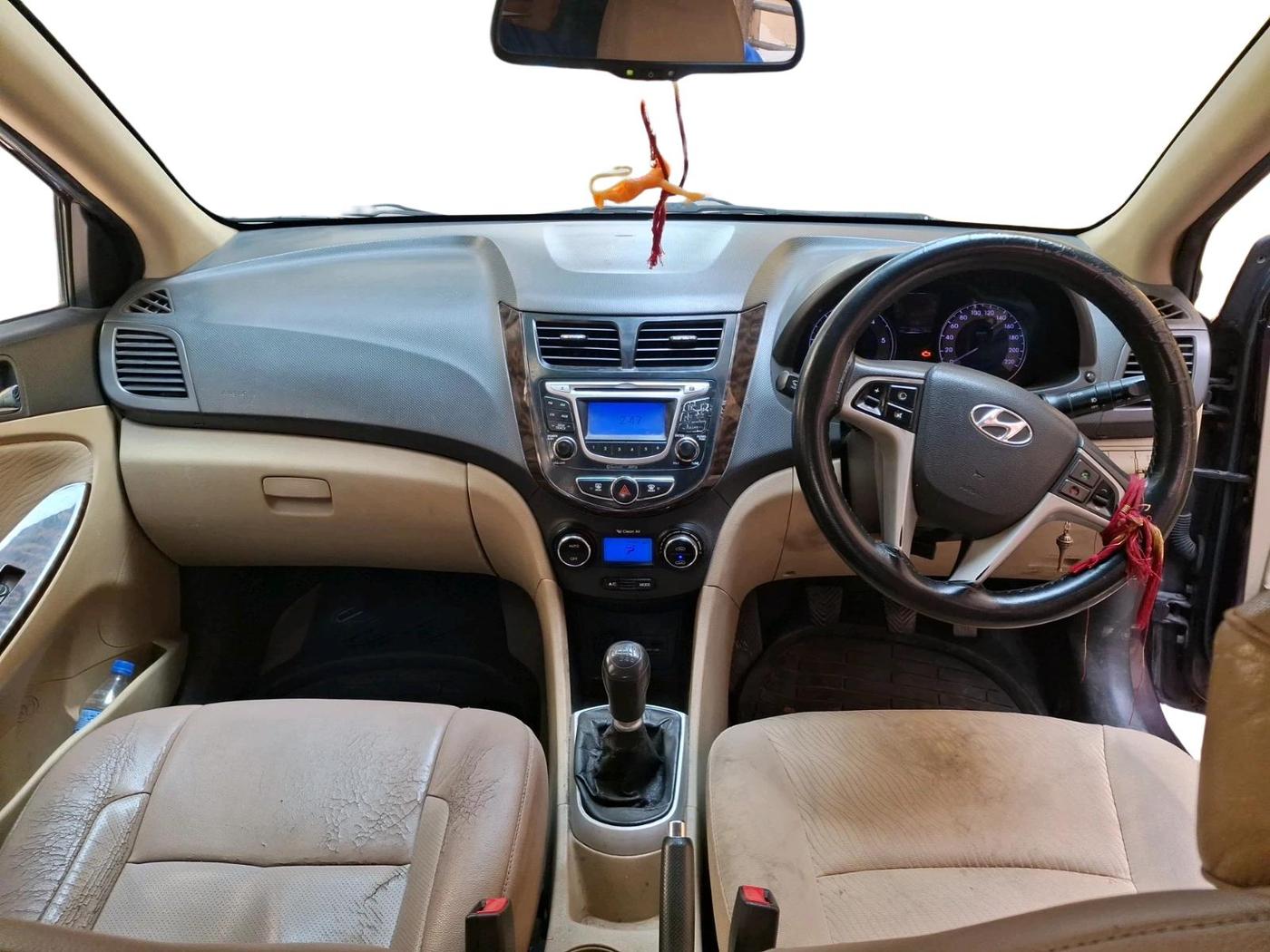 2013 Hyundai Verna FLUIDIC 1.6 CRDI SX, Diesel, Manual, 98,516 km, interior