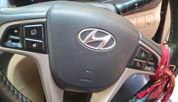 2013 Hyundai Verna FLUIDIC 1.6 CRDI SX, Diesel, Manual, 98,516 km, interior
