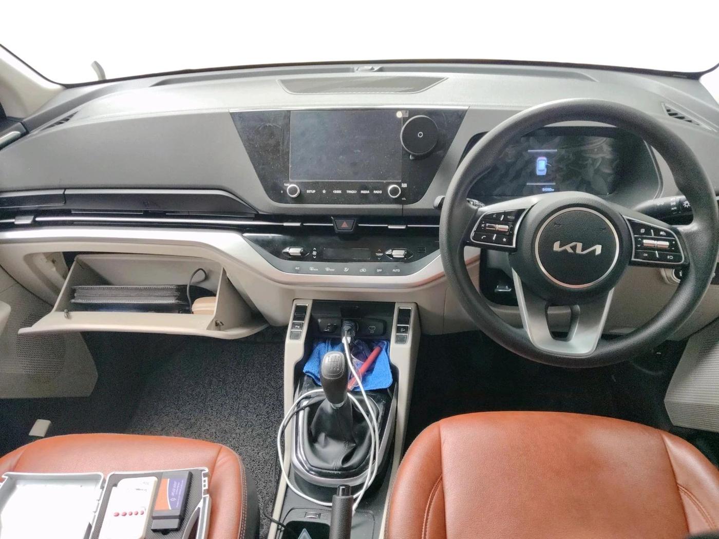 2022 KIA CARENS PRESTIGE PLUS 1.4 PETROL 7 STR, Petrol, Manual, 54,090 km, interior