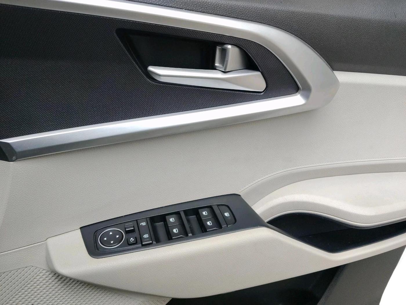 2022 KIA CARENS PRESTIGE PLUS 1.4 PETROL 7 STR, Petrol, Manual, 54,090 km, interior