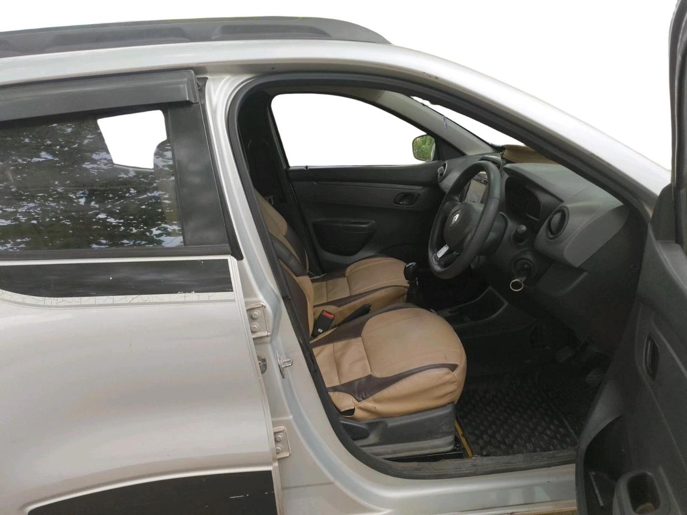 2016 Renault Kwid RXT 0.8, Petrol, Manual, 76,425 km, interior