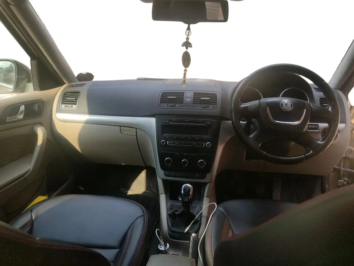 2012 Skoda Yeti AMBIENTE, Diesel, Manual, 81,074 km, interior