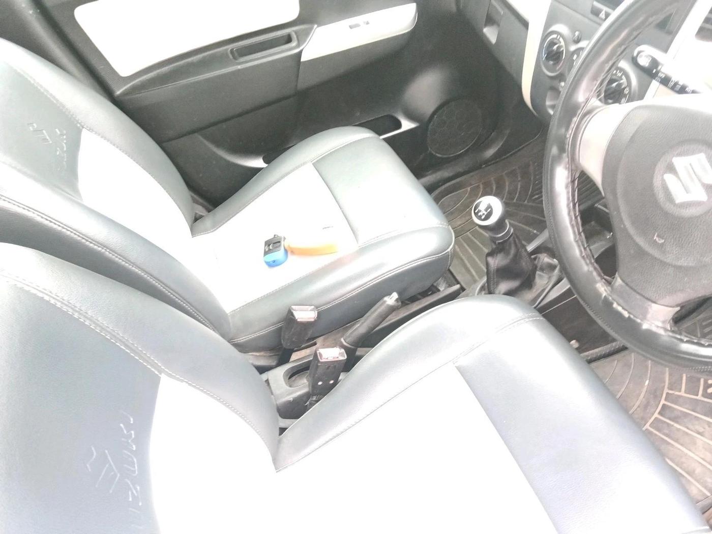 2013 Maruti Wagon R 1.0 VXI, Petrol, Manual, 84,885 km, interior