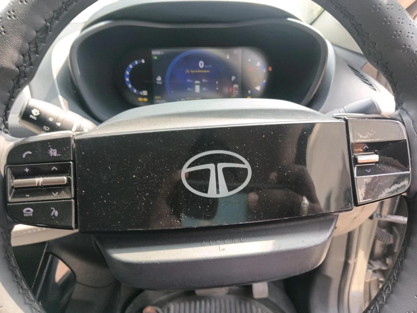 2023 Tata NEXON CREATIVE DCA DUAL TONE 1.2 PETROL, Petrol, Automatic, 75,226 km, interior