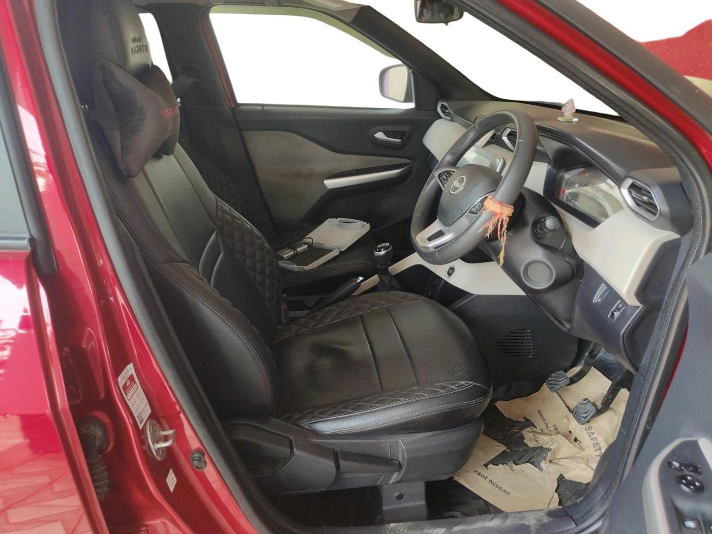 2023 Nissan MAGNITE XV MT, Petrol, Manual, 32,653 km, interior