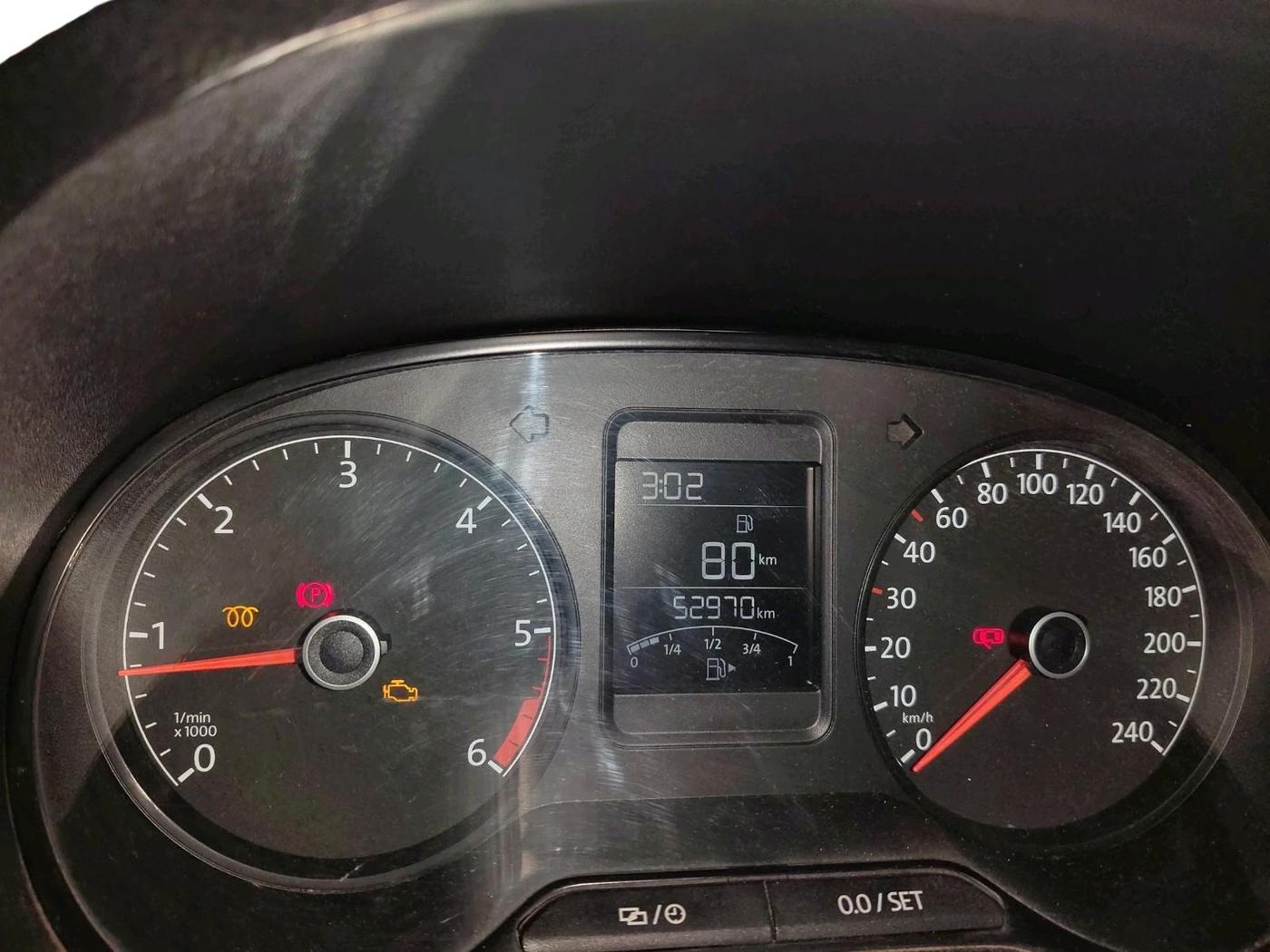 2016 Volkswagen Polo HIGHLINE1.5L, Diesel, Manual, 52,970 km, interior