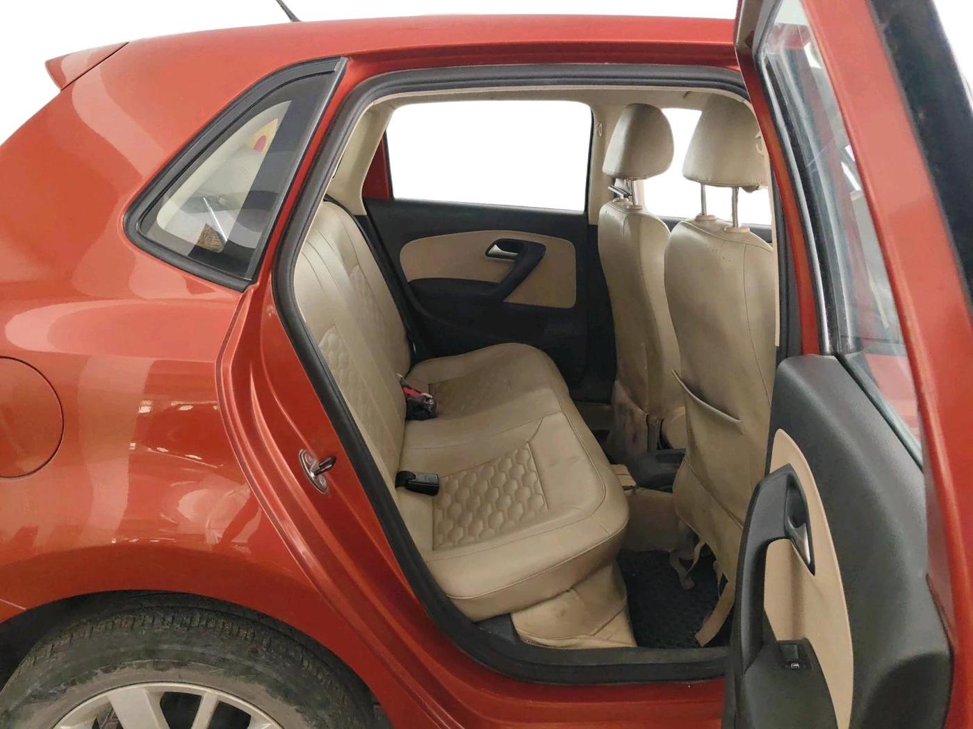 2016 Volkswagen Polo HIGHLINE1.5L, Diesel, Manual, 52,970 km, interior