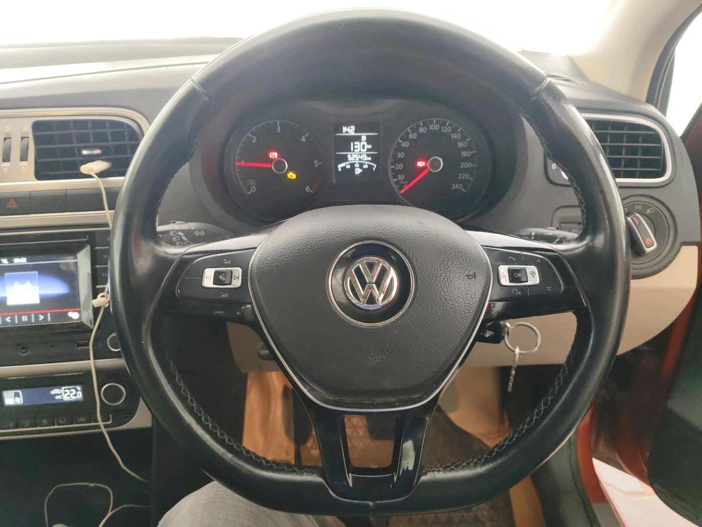 2016 Volkswagen Polo HIGHLINE1.5L, Diesel, Manual, 52,970 km, interior