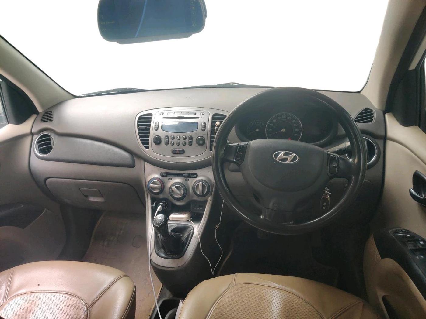 2013 Hyundai i10 SPORTZ 1.2, Petrol, Manual, 88,452 km, interior