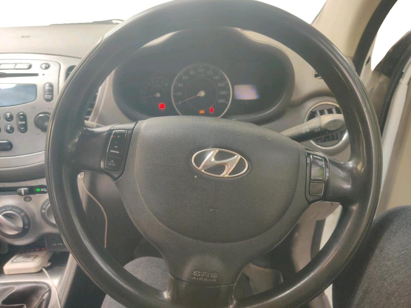 2013 Hyundai i10 SPORTZ 1.2, Petrol, Manual, 88,452 km, interior