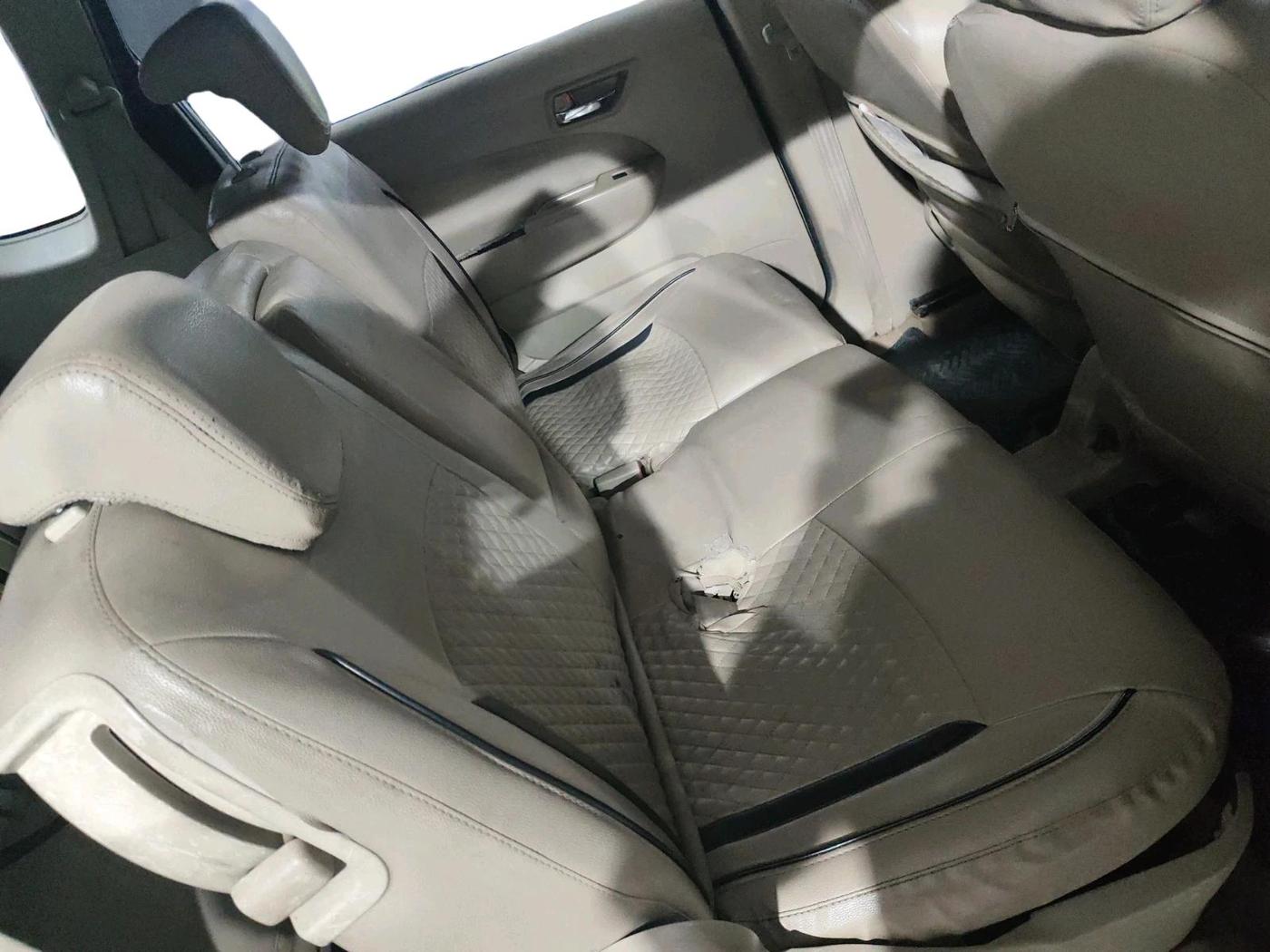 2016 Maruti Ertiga ZDI + SHVS, Diesel, Manual, 2,39,291 km, interior