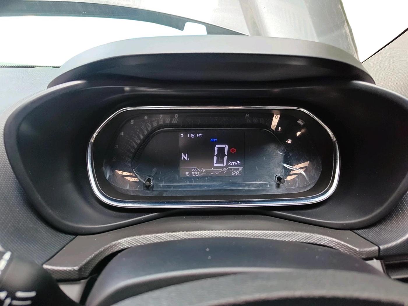 2023 Tata NEXON XMA SUNROOF PETROL, Petrol, Automatic, 16,109 km, interior