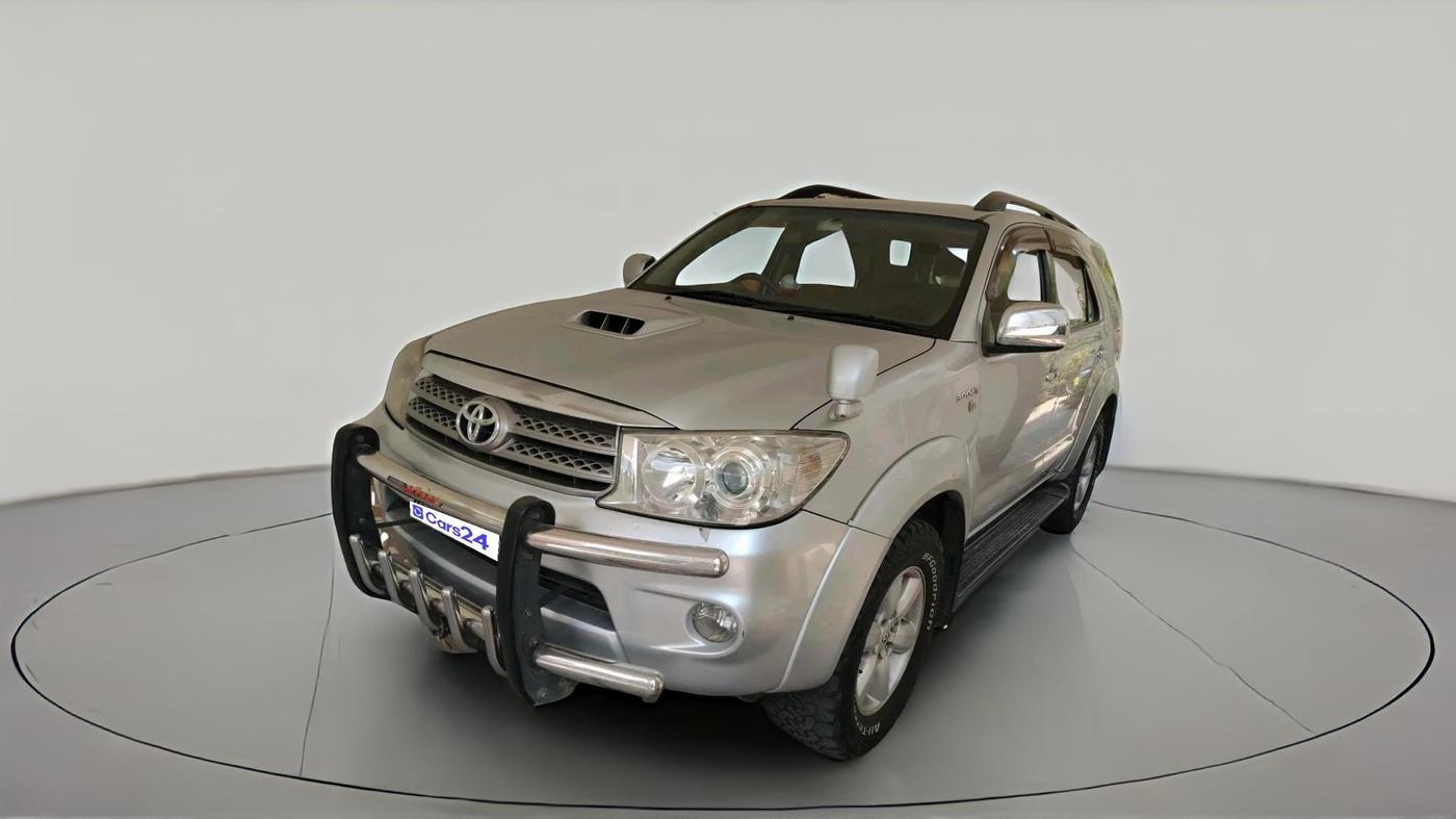 2011 Toyota Fortuner 3.0 4X4 MT, Diesel, Manual, 1,84,306 km, exterior