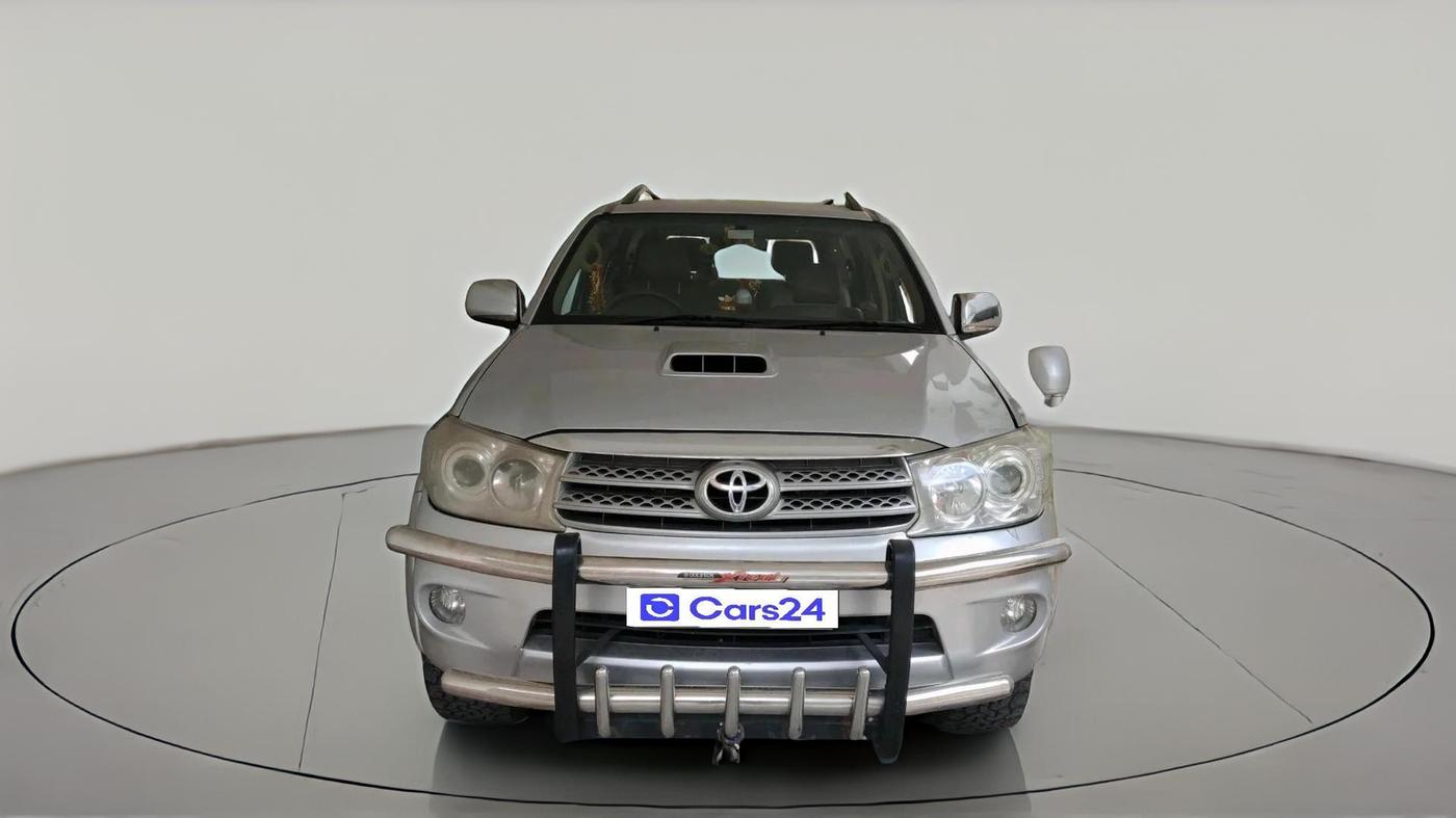 2011 Toyota Fortuner 3.0 4X4 MT, Diesel, Manual, 1,84,306 km, exterior