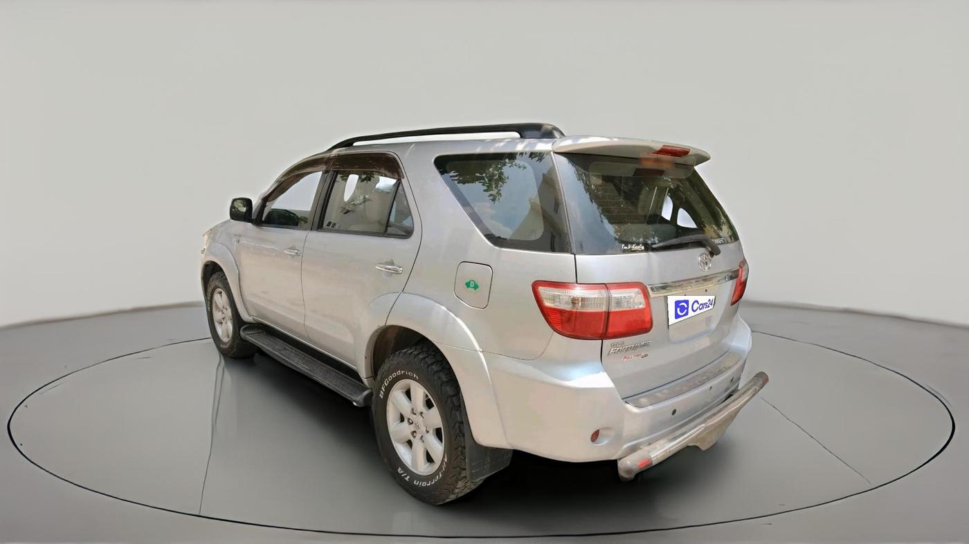 2011 Toyota Fortuner 3.0 4X4 MT, Diesel, Manual, 1,84,306 km, exterior
