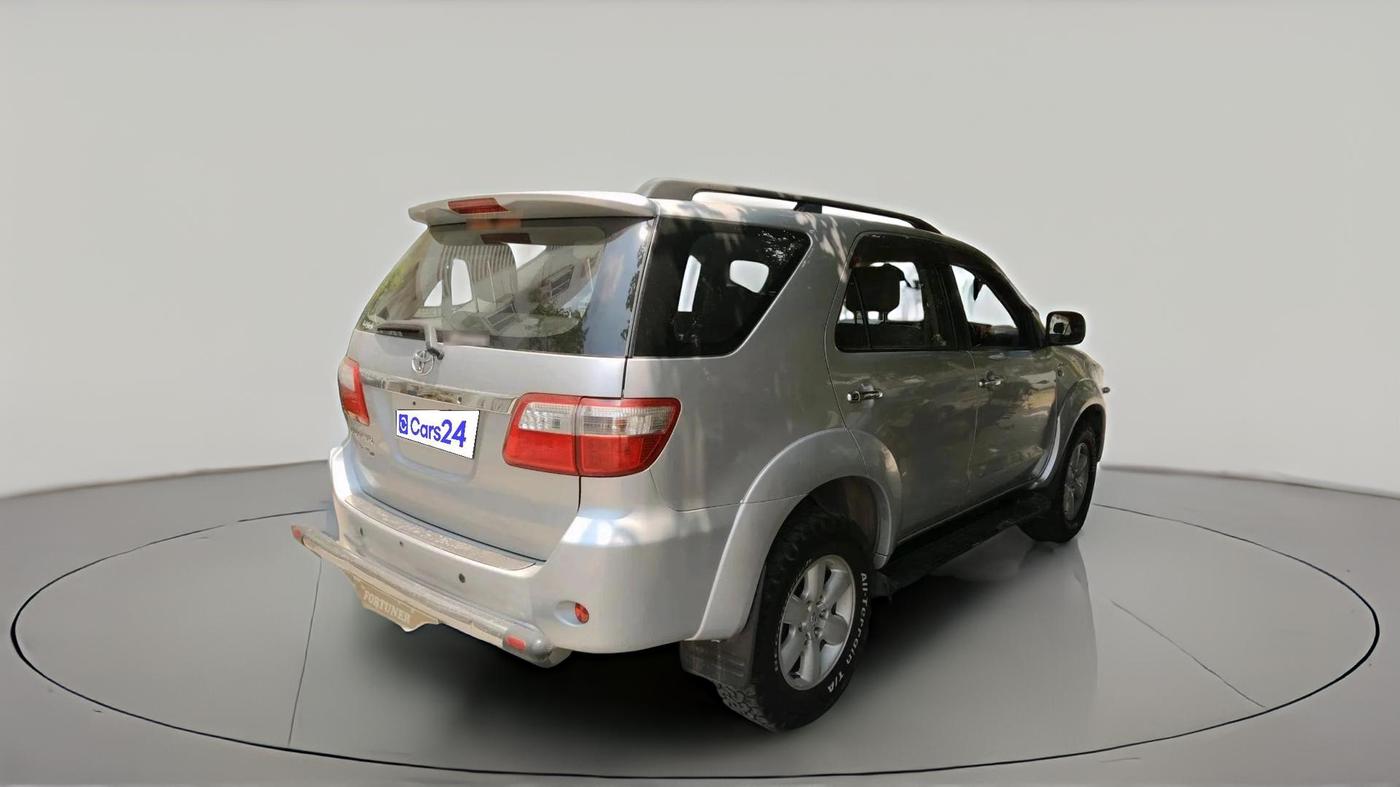 2011 Toyota Fortuner 3.0 4X4 MT, Diesel, Manual, 1,84,306 km, exterior
