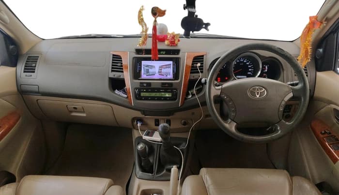2011 Toyota Fortuner 3.0 4X4 MT, Diesel, Manual, 1,84,306 km, interior